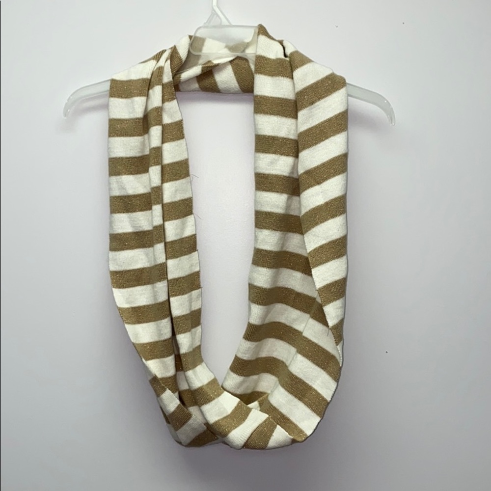 🍯NY&C🍯 Gold and Ivory striped infinity scarf